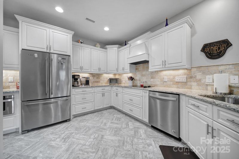 8247 Lambert Ct, Denver, NC 28037
