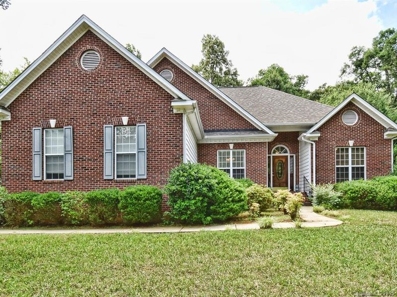 8132 Stevens Mill Rd, Matthews, NC 28104