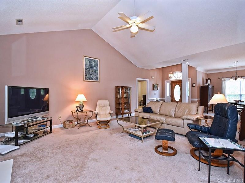 8132 Stevens Mill Rd, Matthews, NC 28104