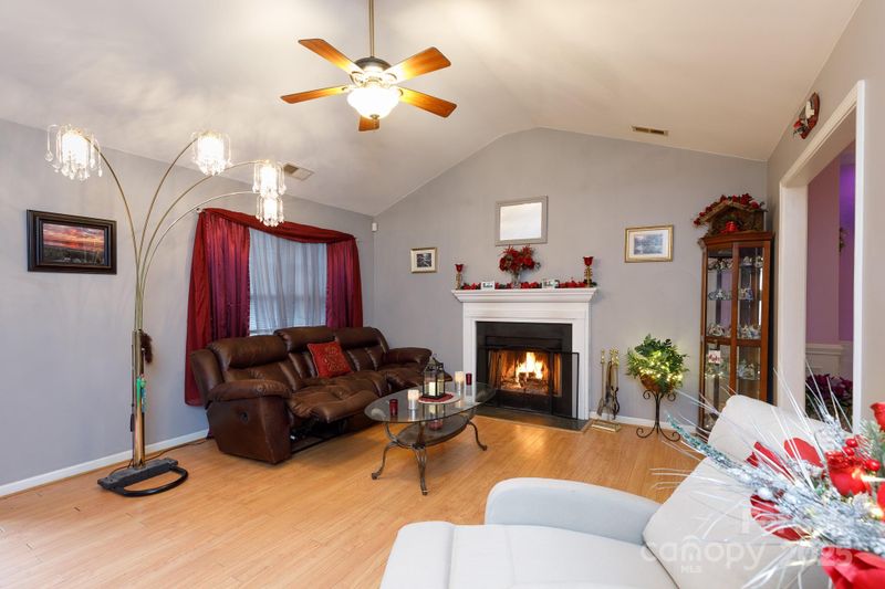 234 Henson Ln, Mcconnells, SC 29726