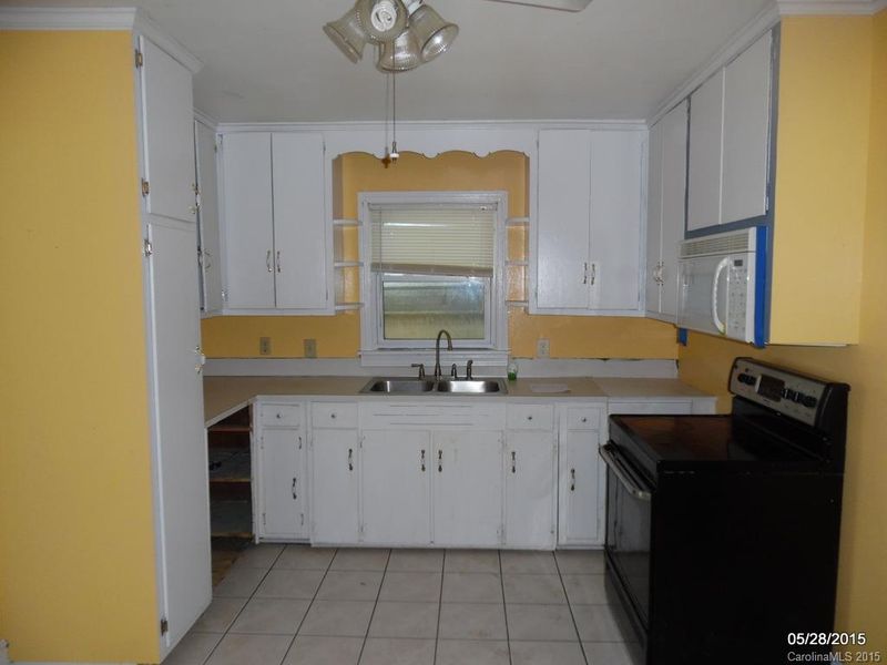 412 Blacksnake Rd, Stanley, NC 28164