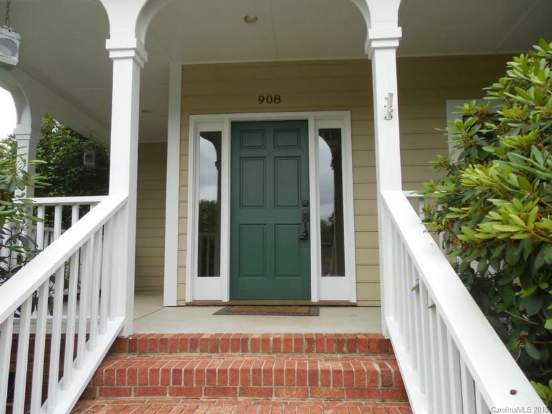 908 38th Ave, Hickory, NC 28601