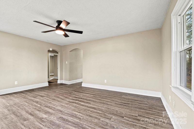 2829 1st Ave NW, Hickory, NC 28601