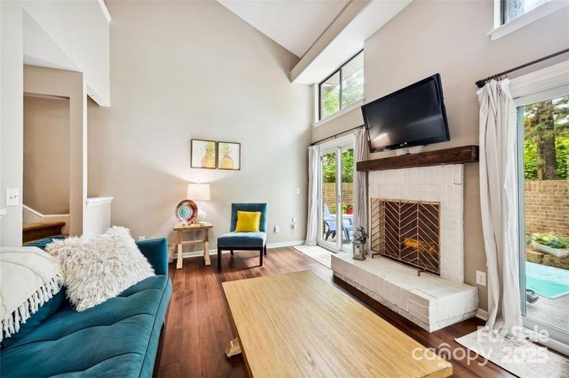 8049 Charter Oak Ln, Charlotte, NC 28226