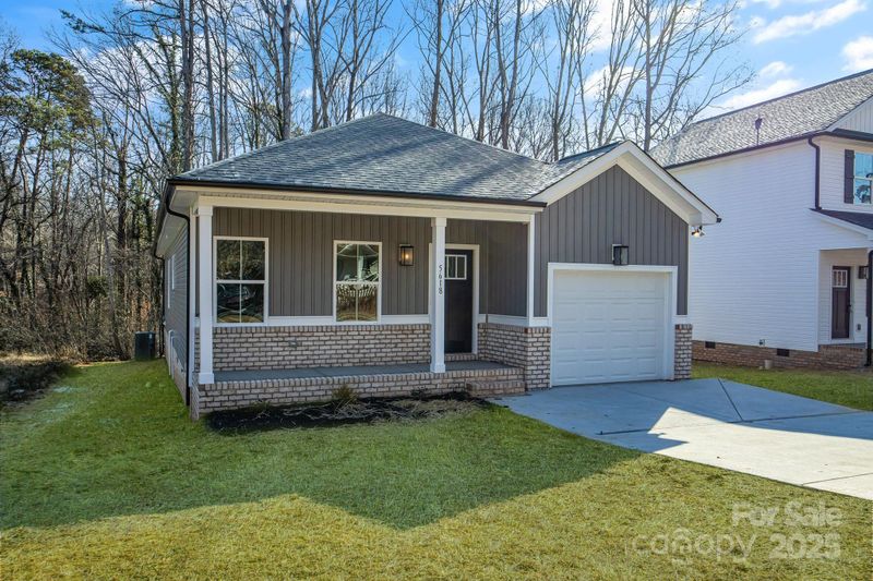 5618 Pine St, Charlotte, NC 28269
