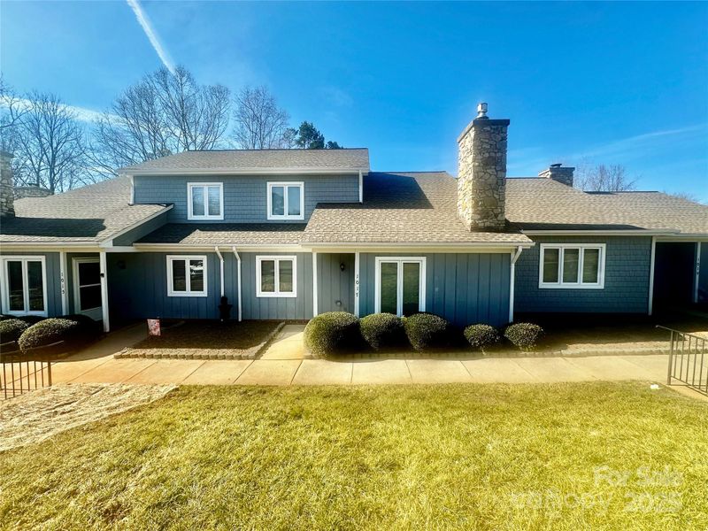 1017 21st Ave NE, Hickory, NC 28601