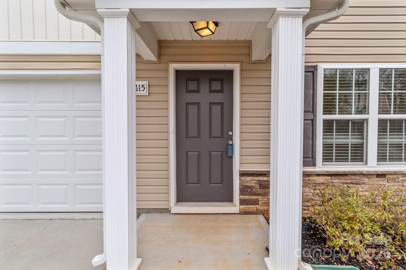 16115 Preston Knoll Ln, Charlotte, NC 28215