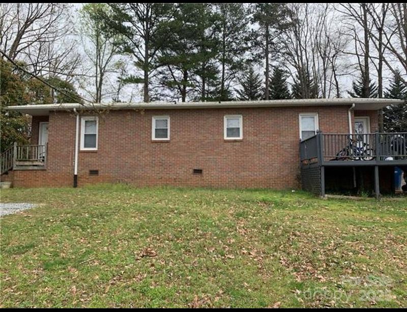 255 16th Street Pl SE, Hickory, NC 28602