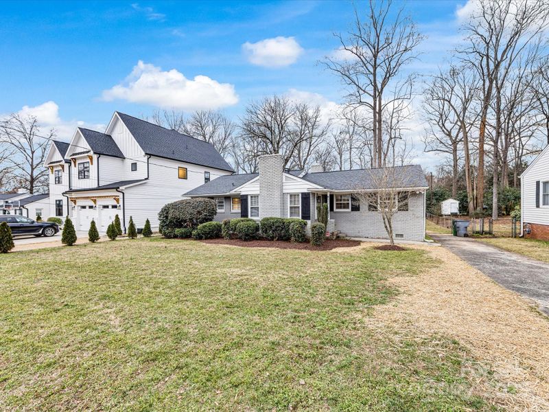 518 Hollis Rd, Charlotte, NC 28209