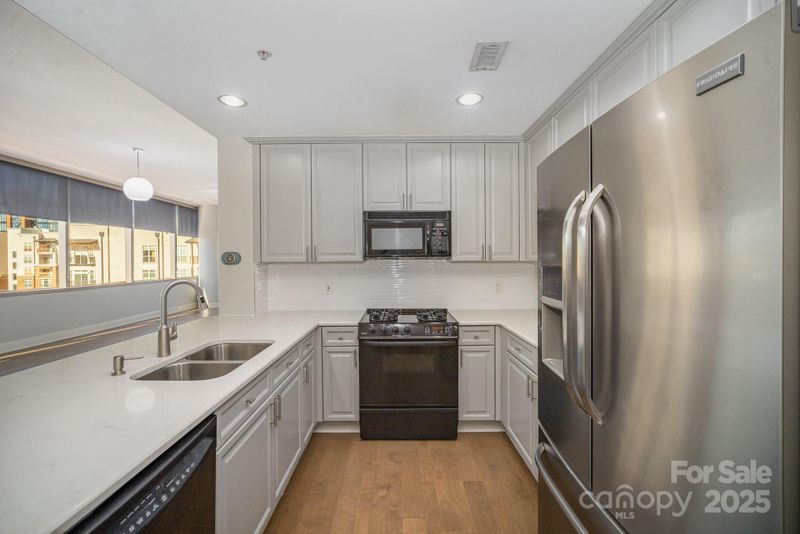 315 Arlington Ave #604, Charlotte, NC 28203