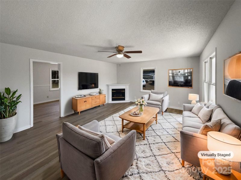 614 N Mountain St, Cherryville, NC 28021