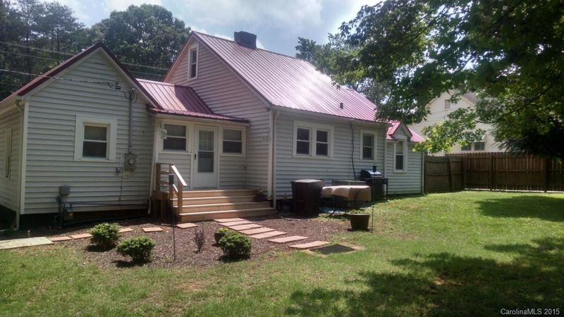 529 Hartness Rd, Statesville, NC 28677
