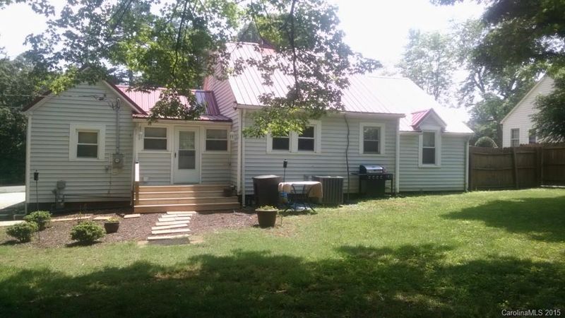 529 Hartness Rd, Statesville, NC 28677