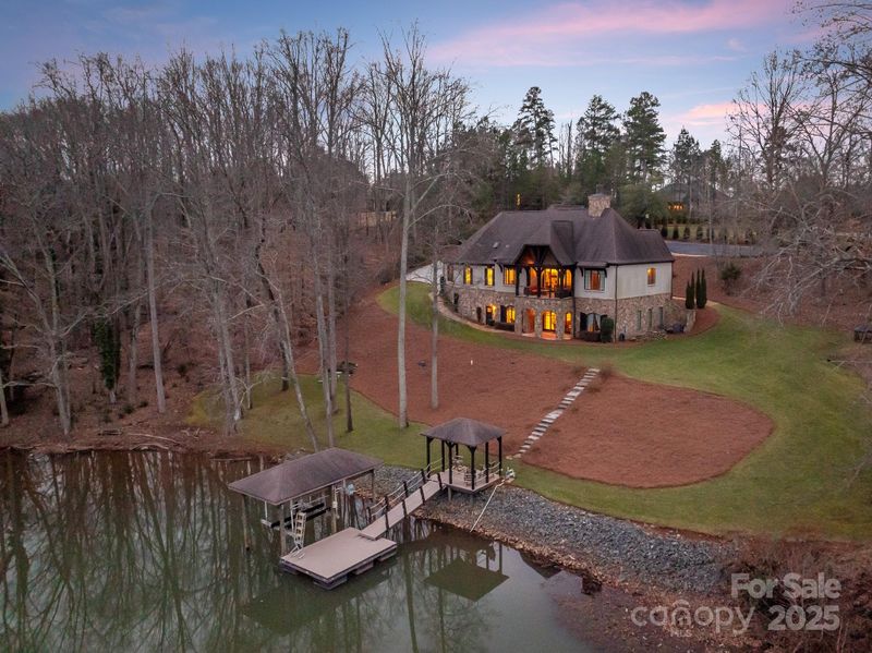 8128 Bayview Ln, Belmont, NC 28012