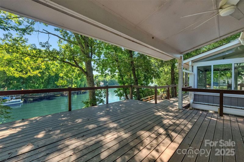1077 Gauguin Ln, Tega Cay, SC 29708