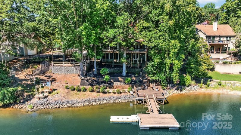 1077 Gauguin Ln, Tega Cay, SC 29708