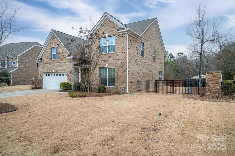 2748 Smethwick Ln, Gastonia, NC 28056