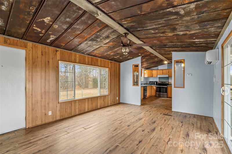 499 Indian Hill Rd, Olin, NC 28660