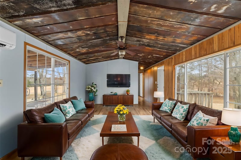 499 Indian Hill Rd, Olin, NC 28660