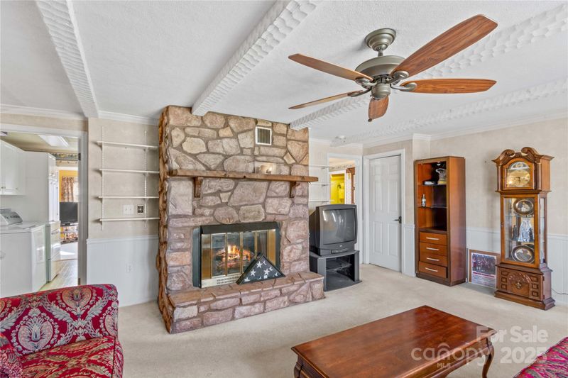 906 Harmony Dr, Statesville, NC 28677