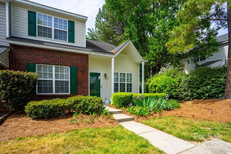 1748 Pergola Pl, Charlotte, NC 28213