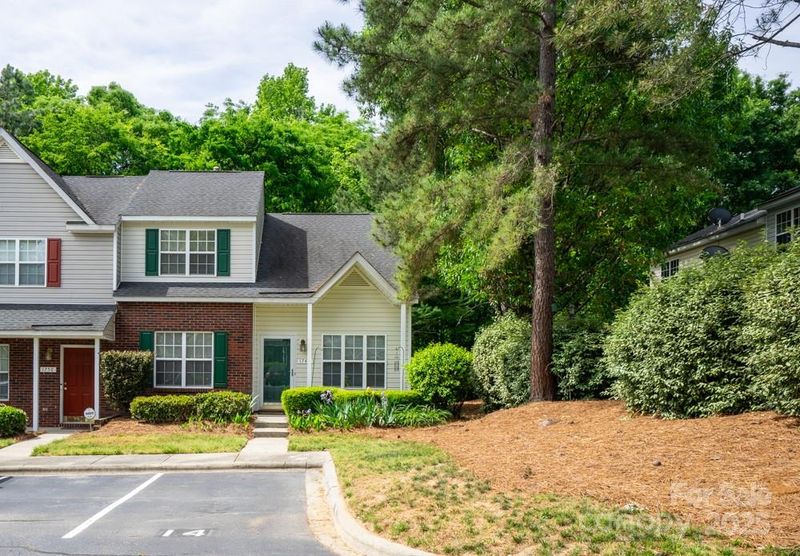 1748 Pergola Pl, Charlotte, NC 28213