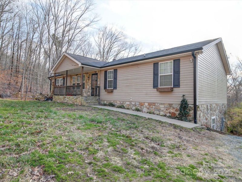 4775 Lands End Trl, Alexis, NC 28006