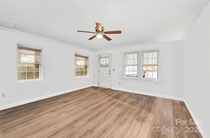 1098 20th St NE, Hickory, NC 28601