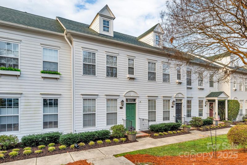 367 Park Square Pl, Matthews, NC 28105