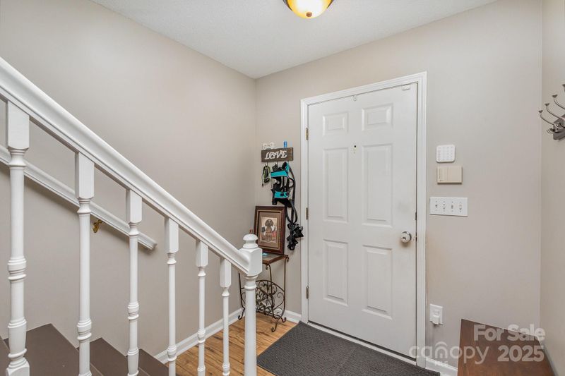 3374 White Oak Ct, Claremont, NC 28610