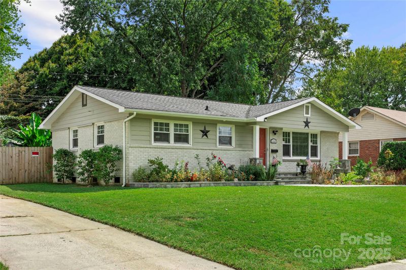 3949 Fieldcrest Rd, Charlotte, NC 28217