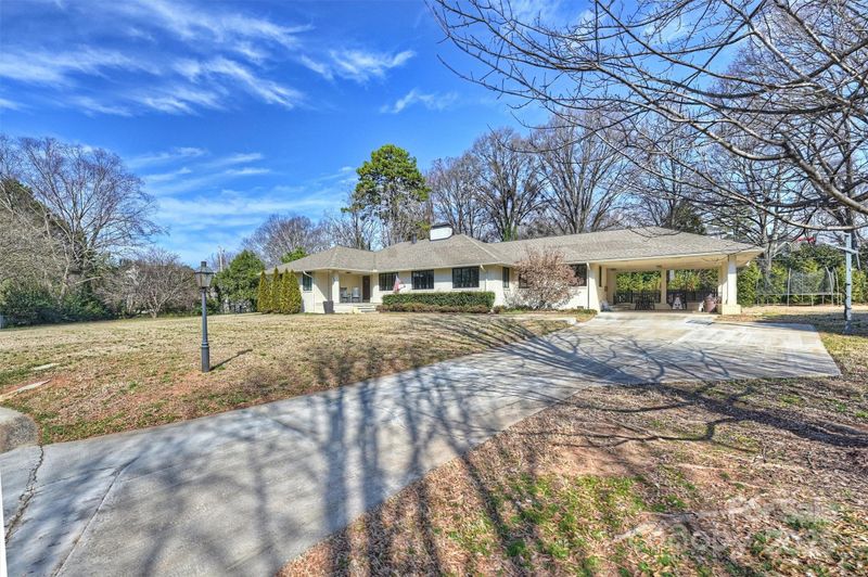 2100 Sunderland Pl, Charlotte, NC 28211