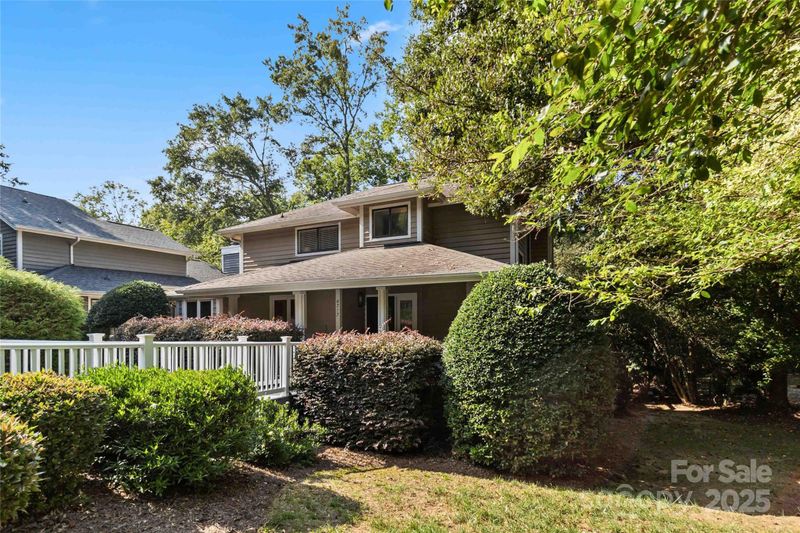 6717 Paces Ferry Ln, Charlotte, NC 28226