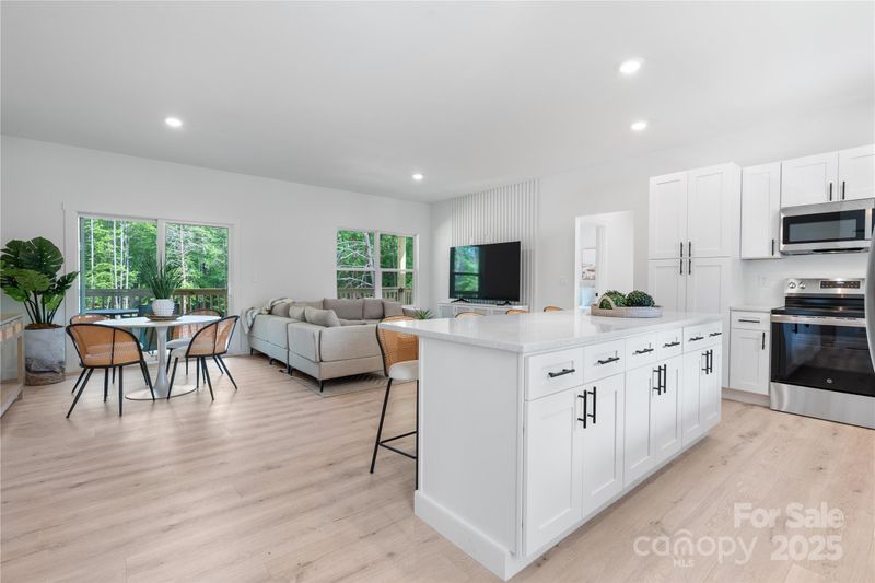 3722 Thompson St, Newton, NC 28658