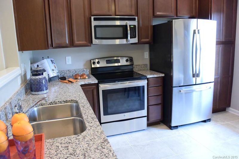 10387 Bunclody Dr, Charlotte, NC 28213