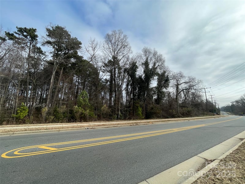 1900 Mineral Springs Rd, Charlotte, NC 28262
