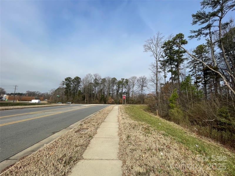 1900 Mineral Springs Rd, Charlotte, NC 28262