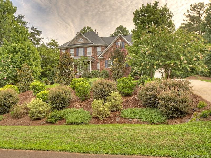 122 Edgehill Dr, Fort Mill, SC 29715