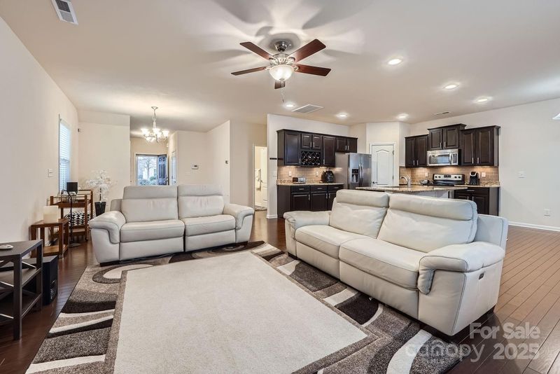 12902 Longstraw Rd, Charlotte, NC 28227