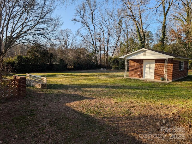 1807 Brantley Rd, Kannapolis, NC 28083