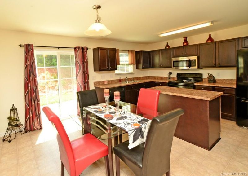 9508 Eagle Feathers Dr, Charlotte, NC 28214