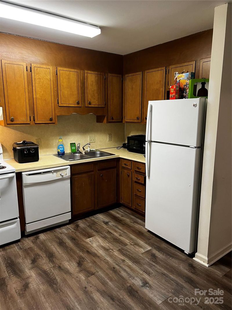 110 E I St, Newton, NC 28658