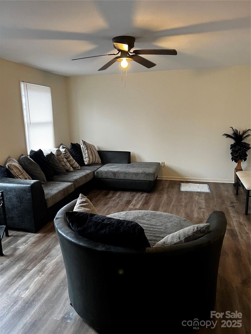 110 E I St, Newton, NC 28658