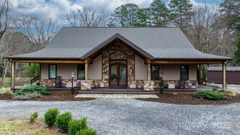 406 Third Ave NE, Conover, NC 28613