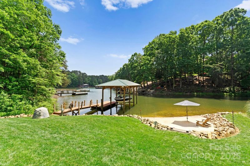9181 Fair Oak Dr, Sherrills Ford, NC 28673
