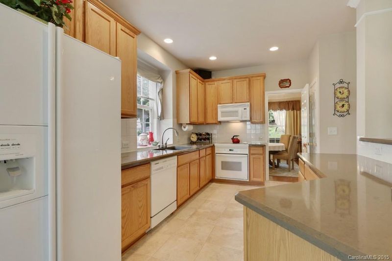 5618 Branthurst Rd, Charlotte, NC 28269