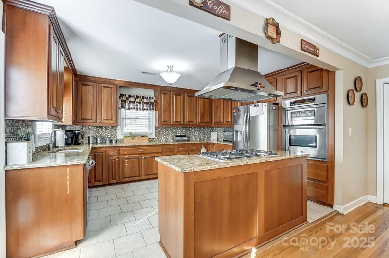 211 Spring St, Belmont, NC 28012