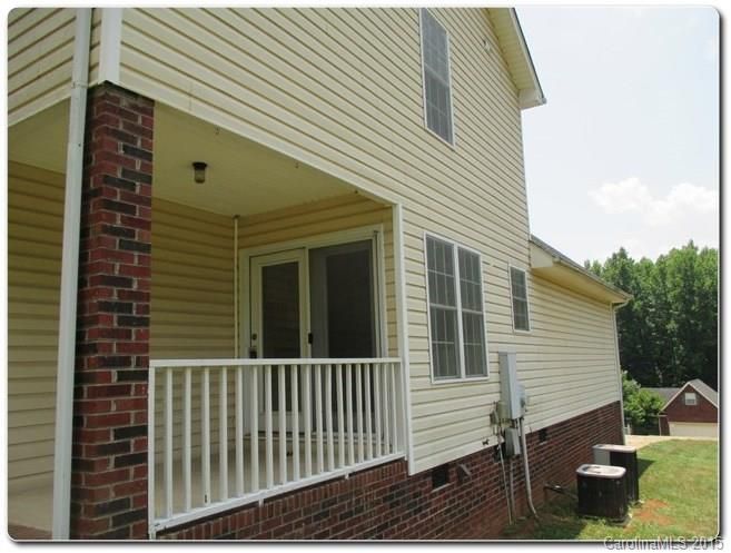 152 Hunters Pointe Dr, Dallas, NC 28034