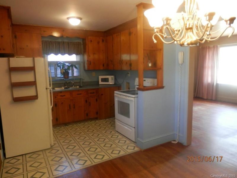 1339 Orvis St, Charlotte, NC 28216