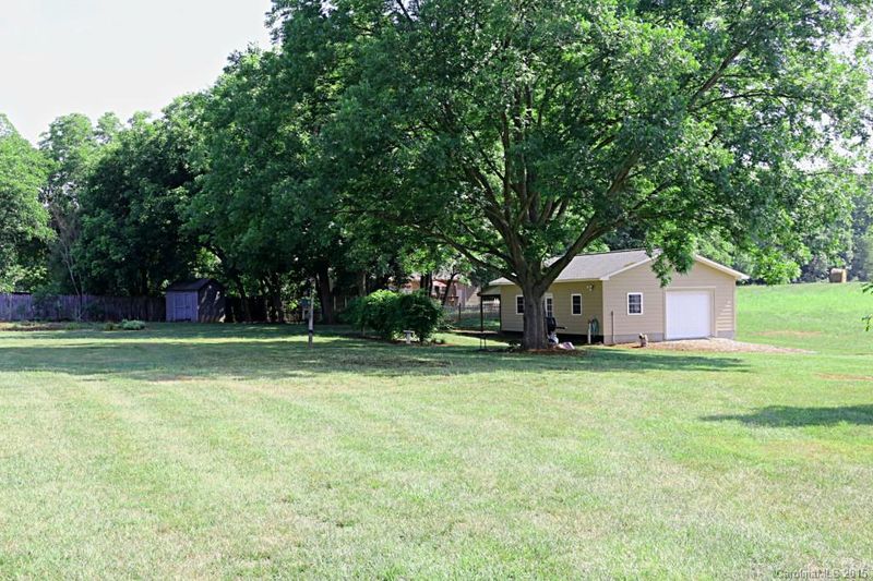857 N Main St, Mount Pleasant, NC 28124